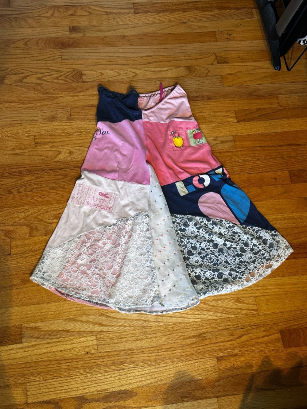 "Pretty In Pink" ~ Upcycled T-Shirt, Linen and Lace themed skirt - Picture 7 of 8